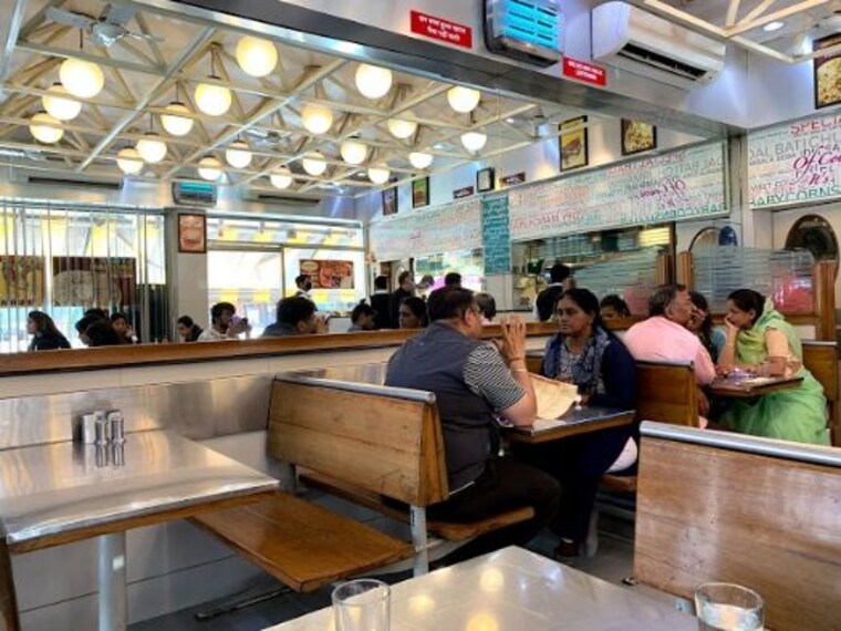 Gypsy Dining Hall-4